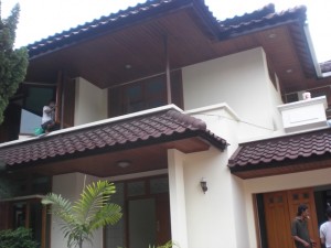 House with Good Condition in One Gate Complex
