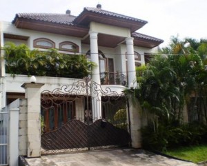 House with a Nice Small Pool